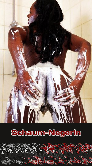 Schaum-Negerin Eine erotische Fantasie für Telefonsex: Eine Negerin unter der Dusche zeigt ihren von Schaum bedecken Arsch.