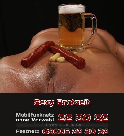 Sexy Brotzeit Sex bei dem man Lebensmittel von der nackten Haut nascht